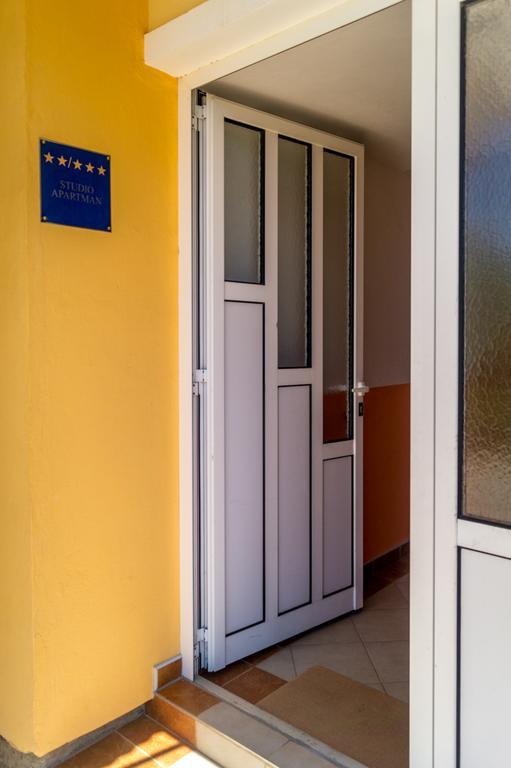 Apartmani Marino Privlaka  Exteriör bild