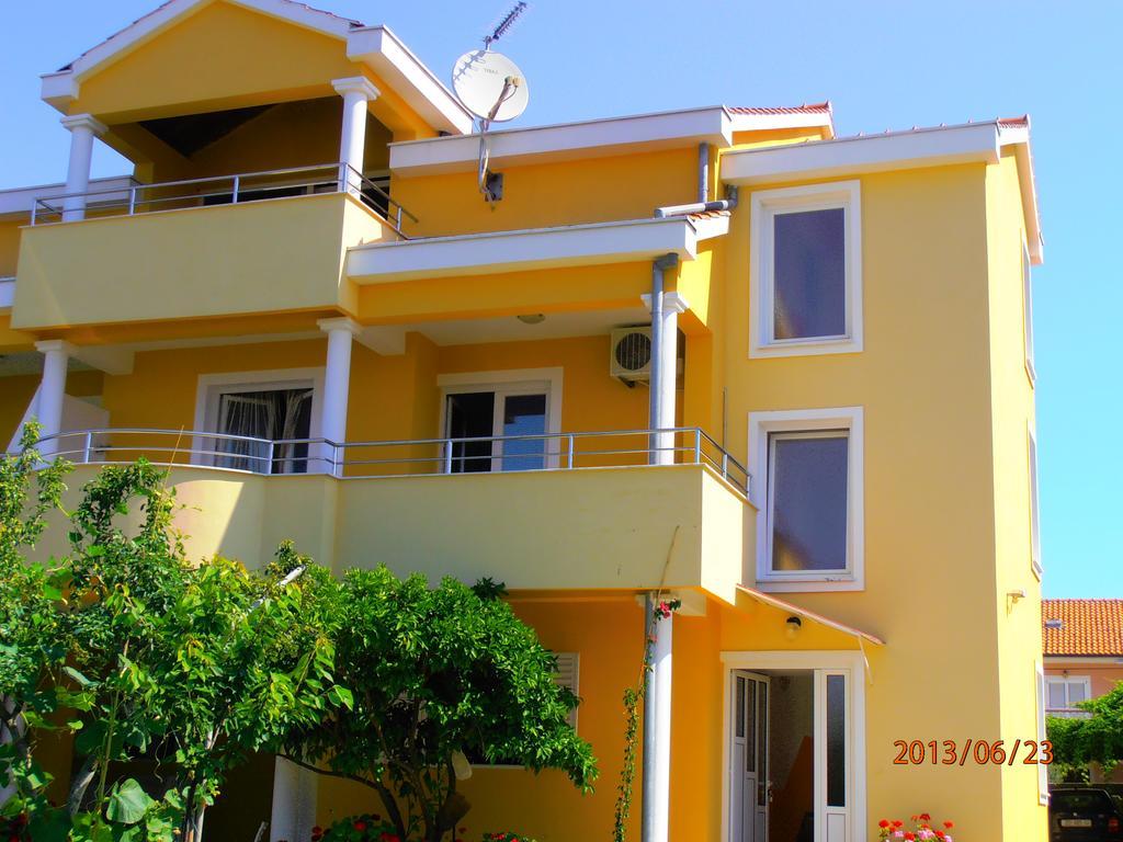 Apartmani Marino Privlaka  Exteriör bild