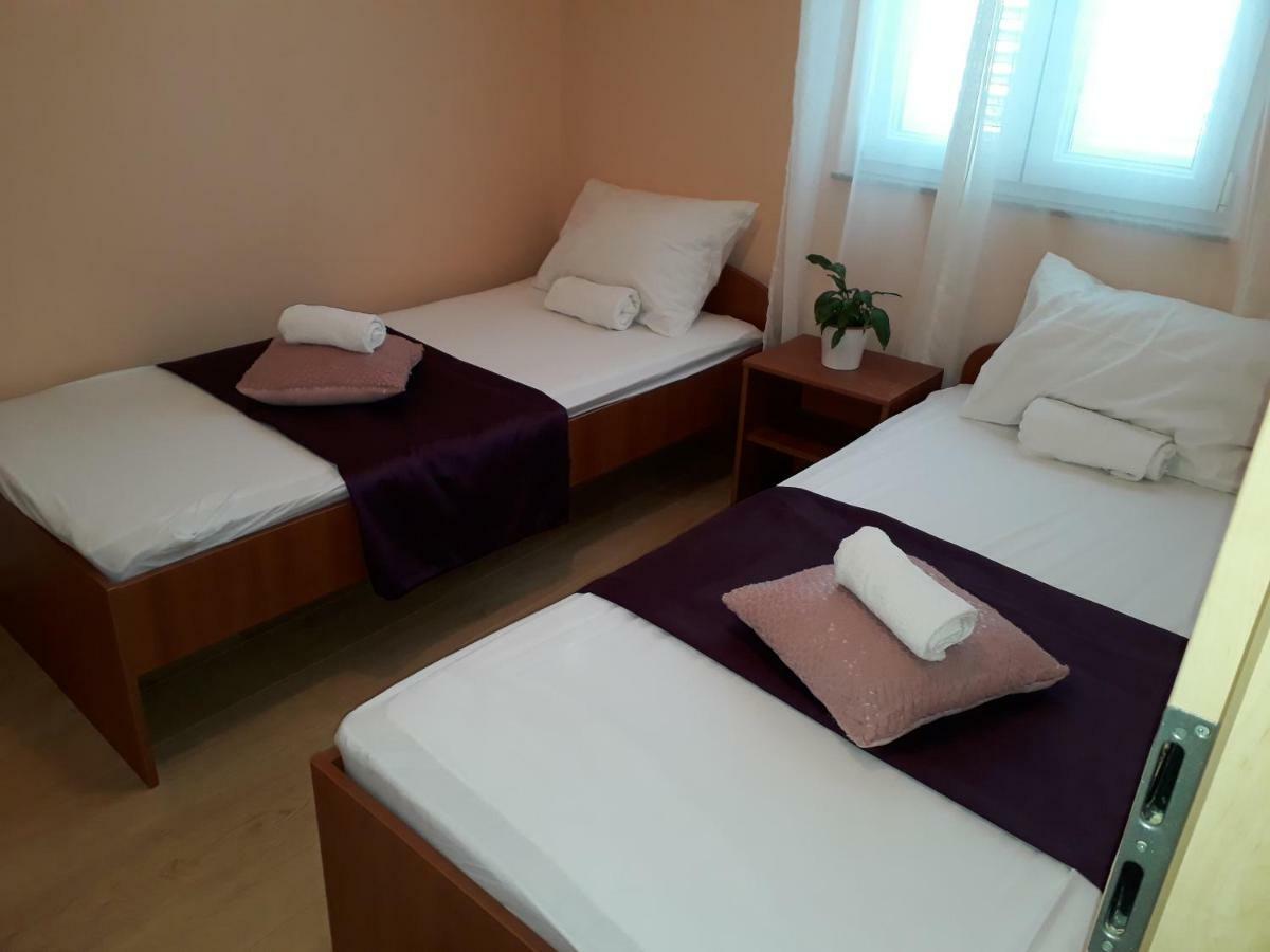 Apartmani Marino Privlaka  Exteriör bild