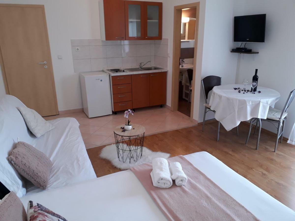 Apartmani Marino Privlaka  Exteriör bild