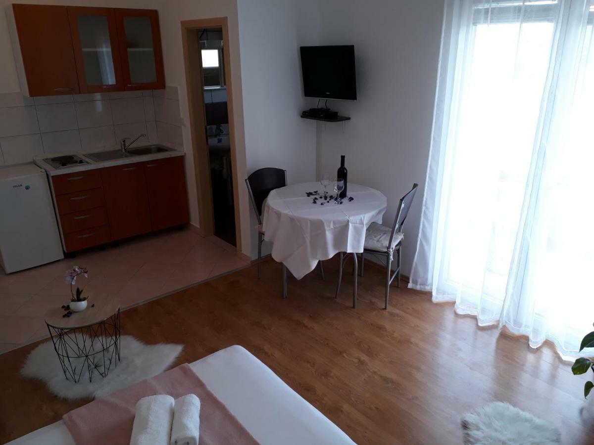 Apartmani Marino Privlaka  Exteriör bild