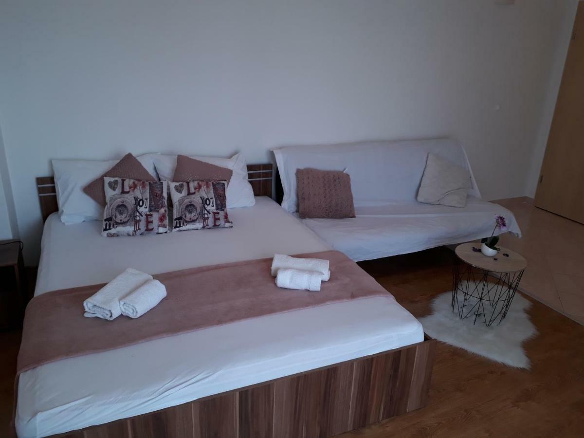 Apartmani Marino Privlaka  Exteriör bild