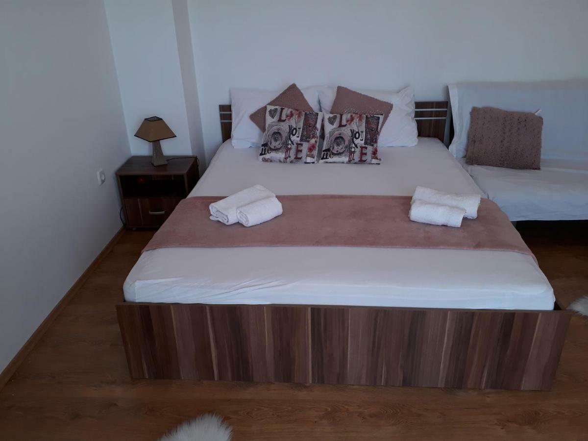 Apartmani Marino Privlaka  Exteriör bild